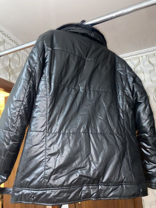 Продаю зимнию куртку