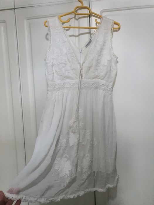 Rochie alba  din material f finut
