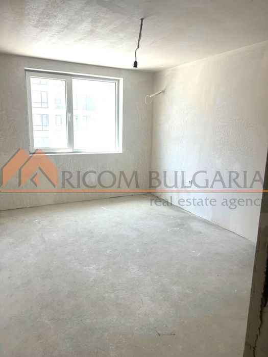 Продава се Двустаен апартамент в Варна, Възраждане 1 - 77 кв.м за 1739 €/кв.м - Снимка #4