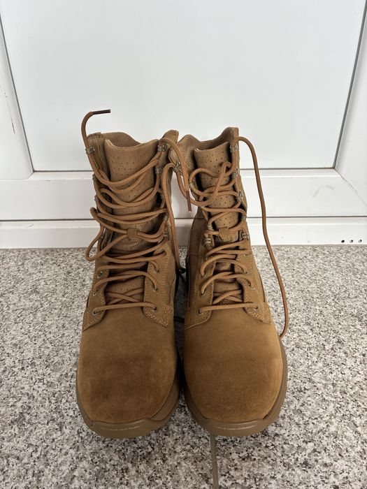 Bocanci militari Deckers 30cm 44