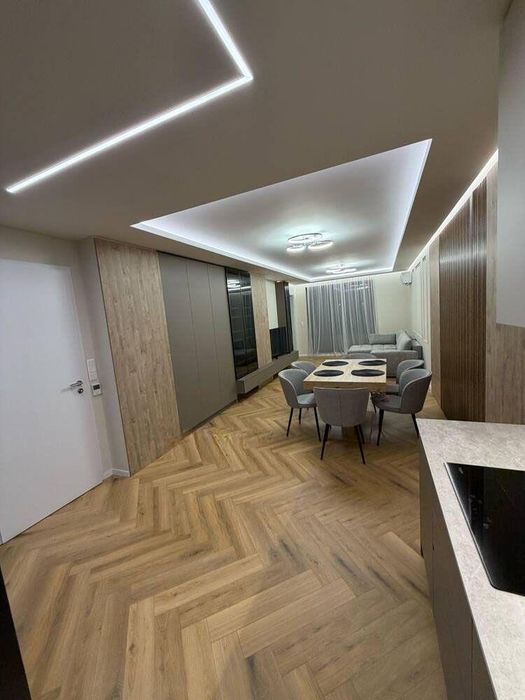 Дава се под наем Тристаен апартамент в София, Полигона - 130 кв.м за 1121.49 € - Снимка #2