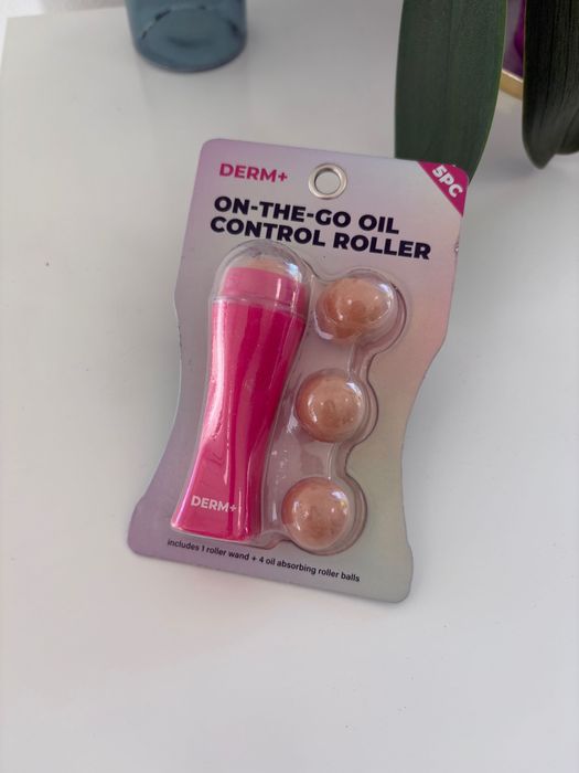 Ролер срещу омазняване на кожата