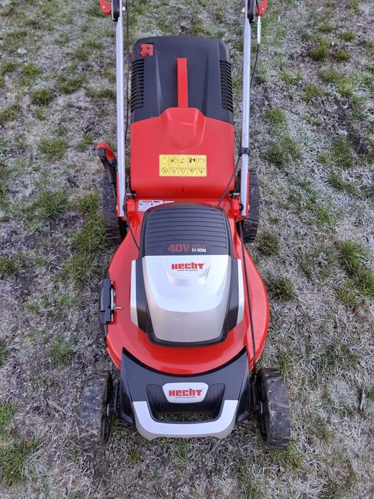 Hecht pe acumulator, mașina de tuns gazon