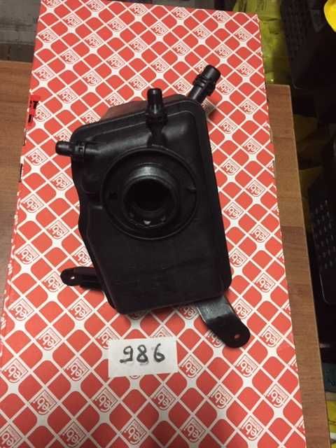 расширительный бачок радиатора