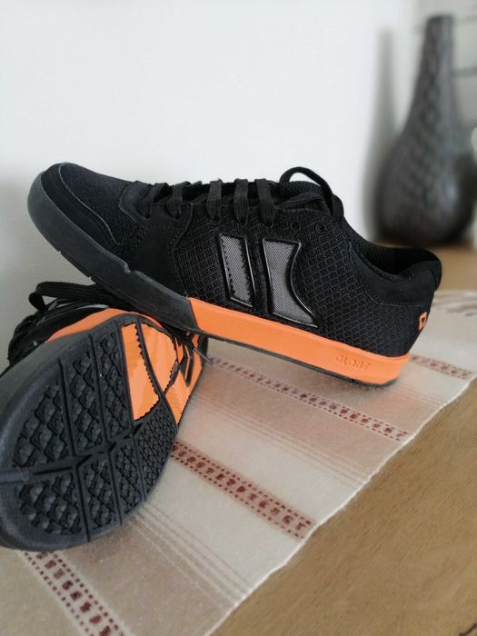 Спортни обувки GLOBE