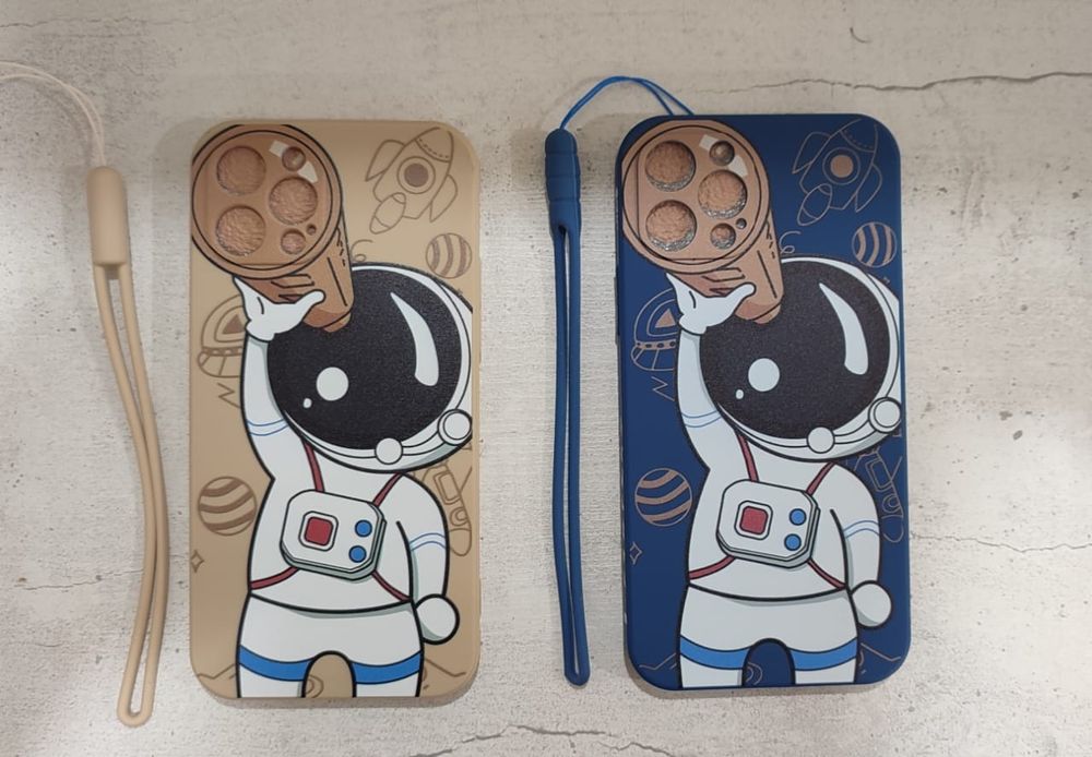 Чехлы на iPhone 12, 12 mini, Pro, ProMax (Астронавт)
