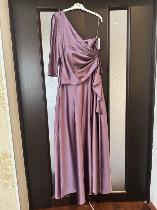 Элегантное вечернее платье