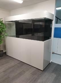 Подставка и аквариум