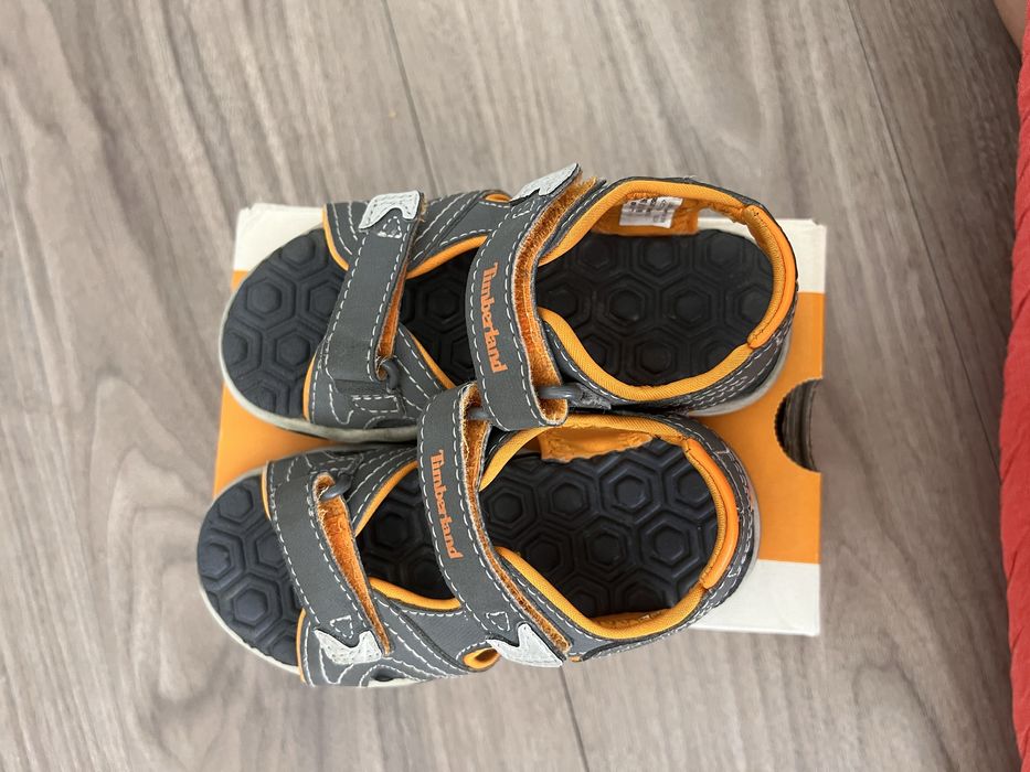 Продам сандали 26 Timberland