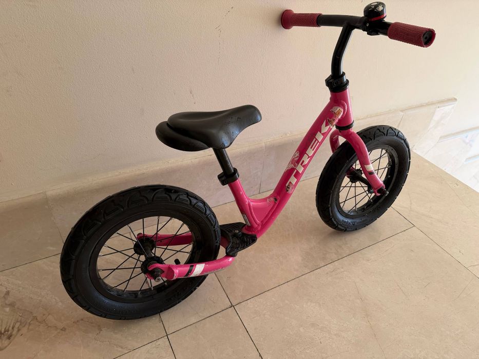 Беговел Trek (розовый)