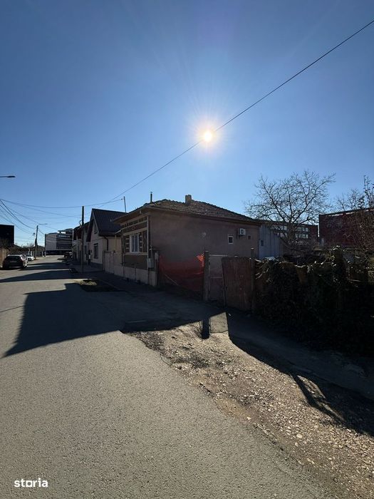 Loc de casa in Aradul Nou