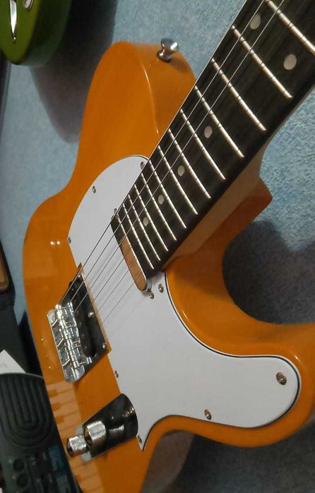 Продам электрогитару