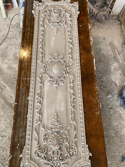 Ornamente decorative din ipsos pentru interior.