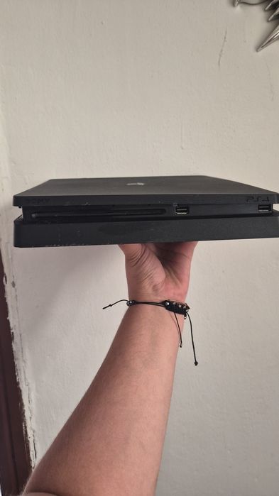 PS4,încărcător manete si 1 maneta