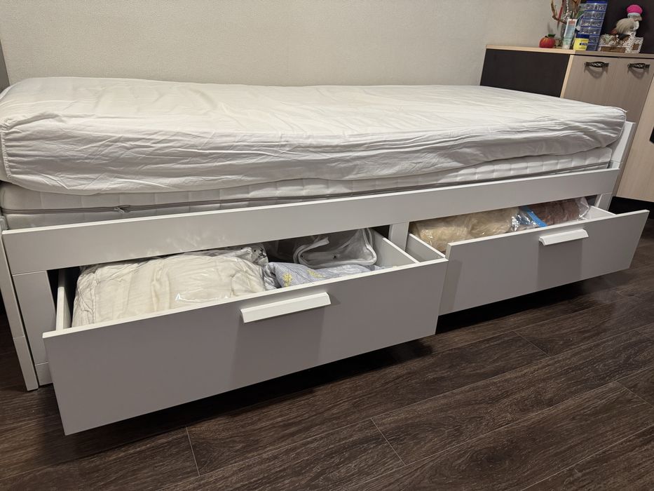 Продам кровать IKEA бримнэс