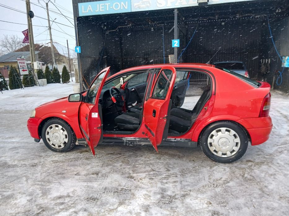 Vând Opel astra g