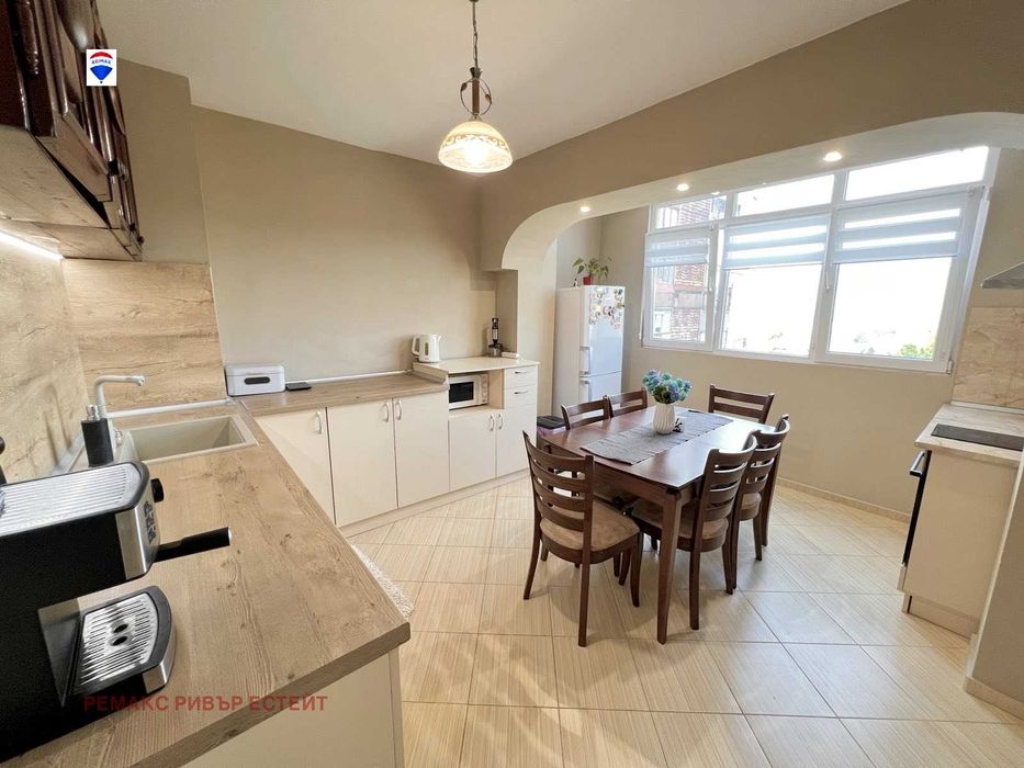 Продава се Тристаен апартамент в Русе, Дружба 3 - 82 кв.м за 1214 €/кв.м - Снимка #3