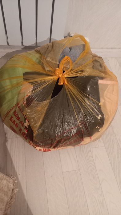 Отдам даром пакет одежды