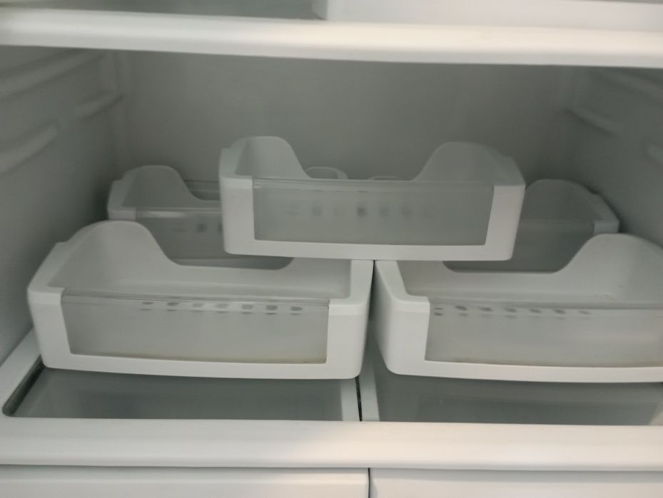 Продается б/у холодильник Samsung