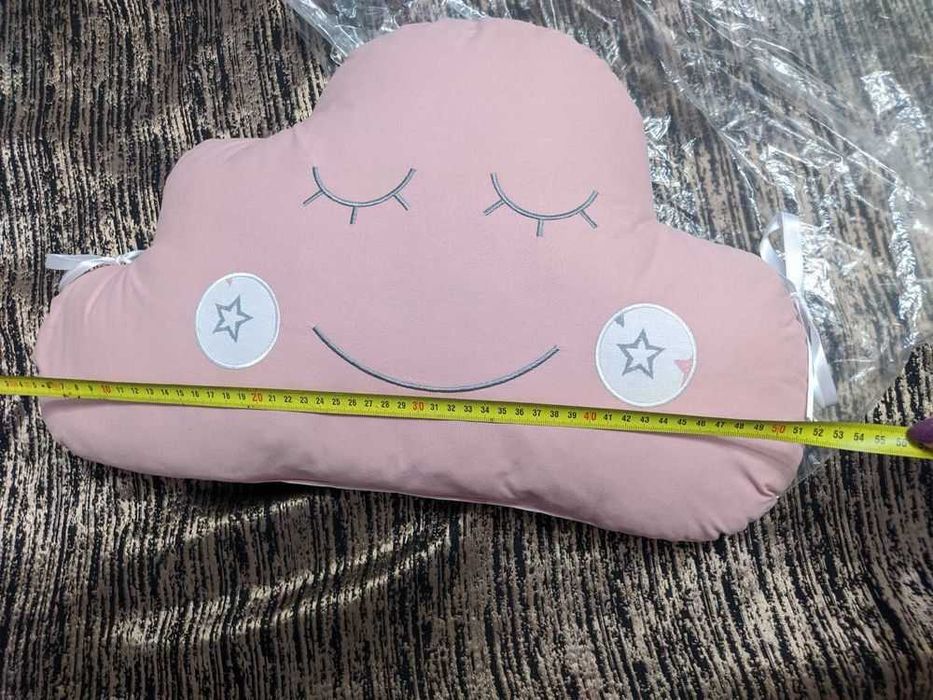 НОВА Декоративна възглавница / Обиколник (с връзки)