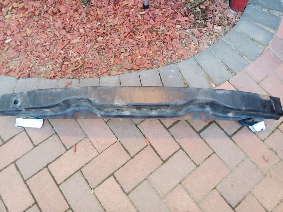 Traversă bară spate vw Tiguan 2011