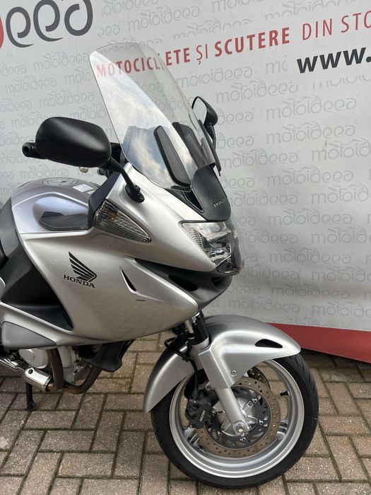 Motoideea HONDA  DEAUVILLE 700 2009 Rate