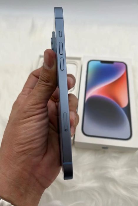 Продам айфон 14 плюс 128гб