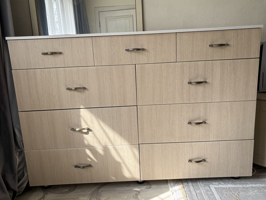 Комод 160х110 см - вместительный и 2 тумбочки [Срочно]