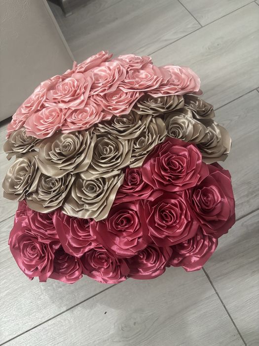 Buchete de trandafirii din satin