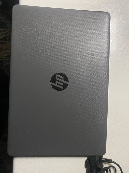 Сросно продам ноутбук Hp i3-10 пополения