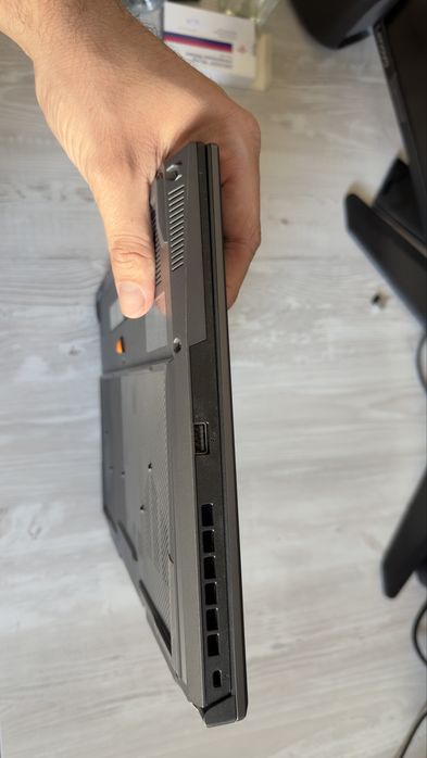 Laptop Gaming ASUS TUF F16 (RTX 4050, 16GB, 512GB) - Impecabil / Încă 1 an Garanție