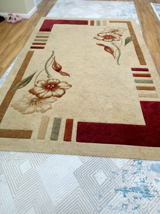 Продам ковер 3х2, за  25000 тг