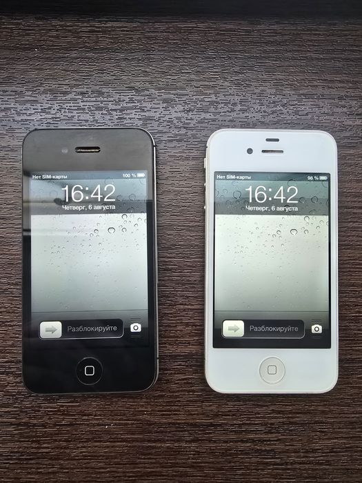 iPhone 4S Original Black White