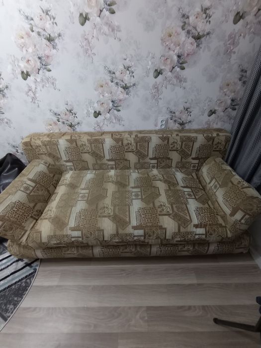 Продам диван в хорошем состоянии