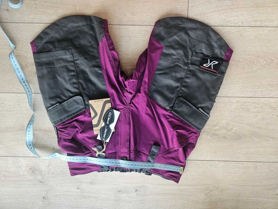 Pantaloni scurti dama RevolutionRace pentru drumetii, trekking, mountainbiking, marime S/36