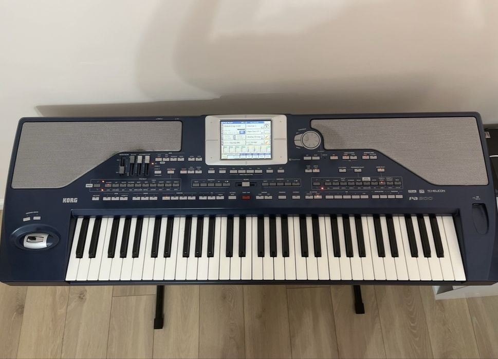 Orga Korg Pa800 + stativ +căști profesionale + husa originala+ stativ partituri+ ritmuri manele,romanesti...etc