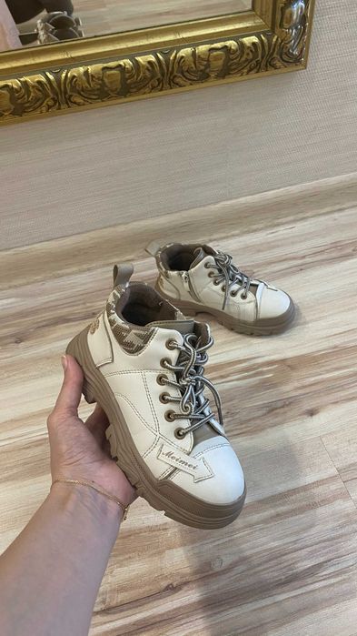 Продам ботиночки осень для девочки р.31