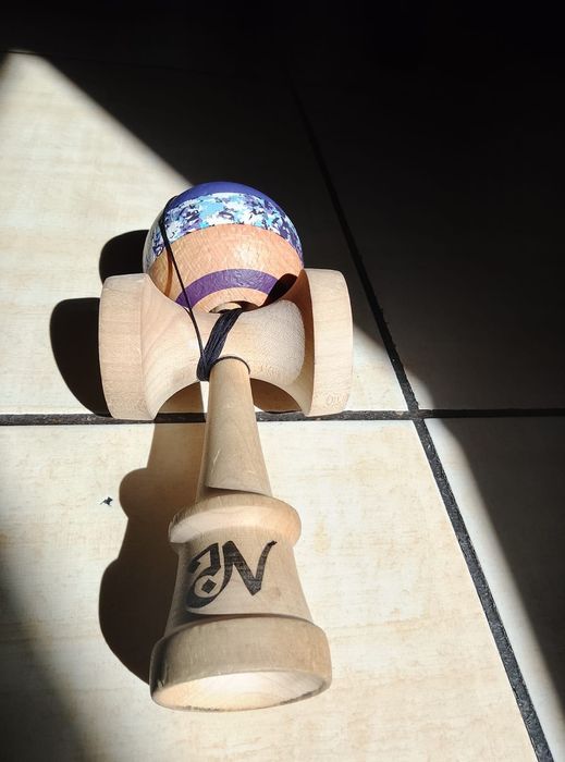 Vând joc KENDAMA.