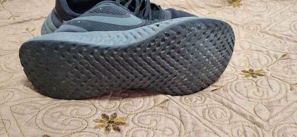 Adidasi Nike Revolution marimea 37.5