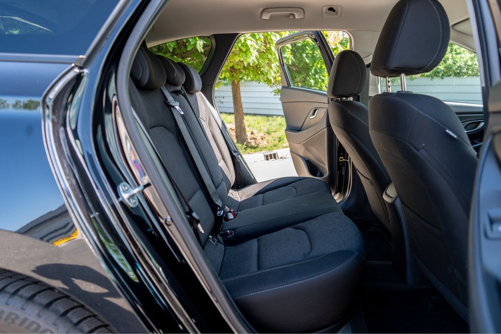 Hyundai i30 AUTOMAT • Diesel • Navi • Cameră • Încălzire scaune • Climatronic • Încălzire volan • Senzori parcare față/spate