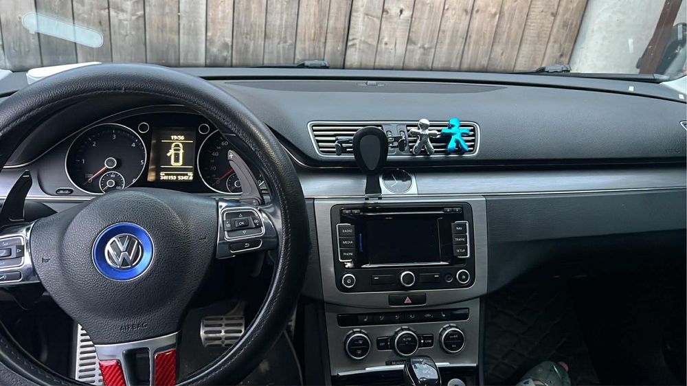 Volkswagen Passat Variant 177cp – elegant, spațios și întreținut
