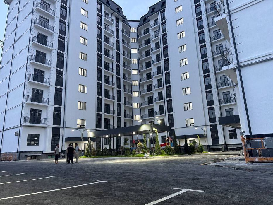 Оби Хает новостройка 180 КВ дуплекс,1 этаж и цоколь