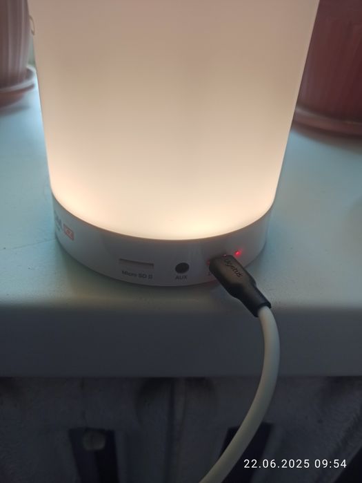 Беспроводная сенсорная колонка NEO со встроенной лампой ночник