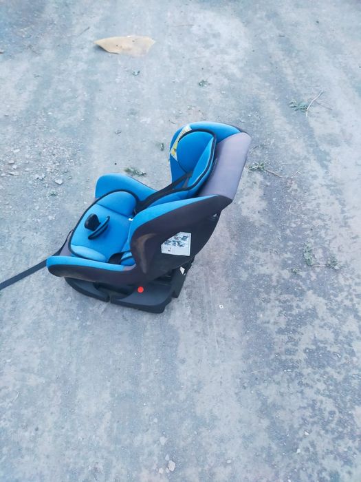 Продам автомобильное детское кресло