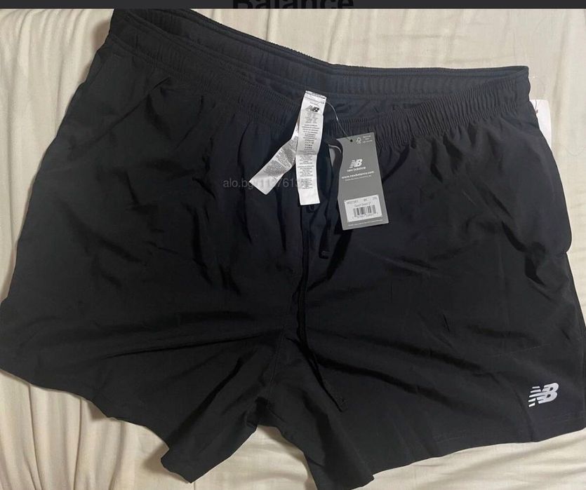 Продавам къси панталони New Balance