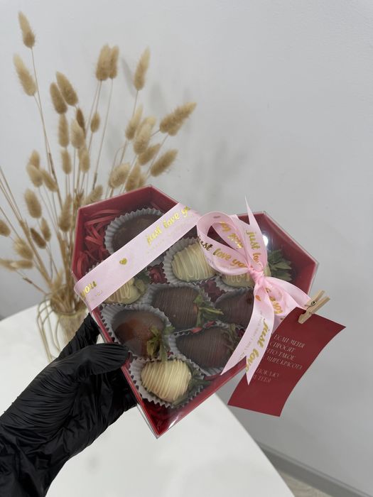 Клубники в шоколаде