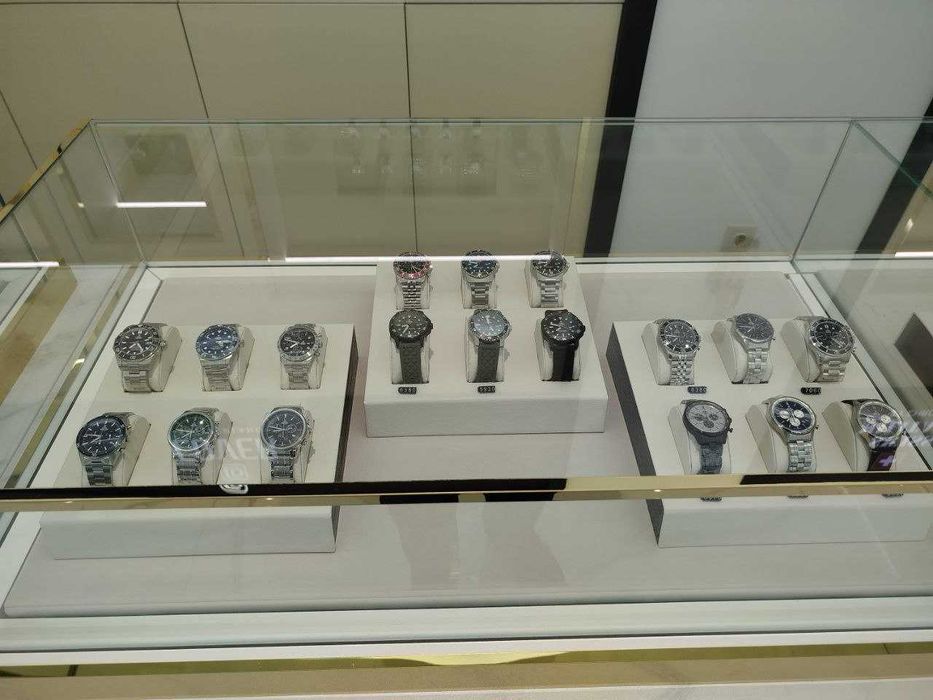 Швейцарские часы Armand Nicolet, Cover, Delbana, Swiss Military и др.