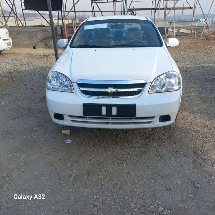 Лассетти 1.8 седан