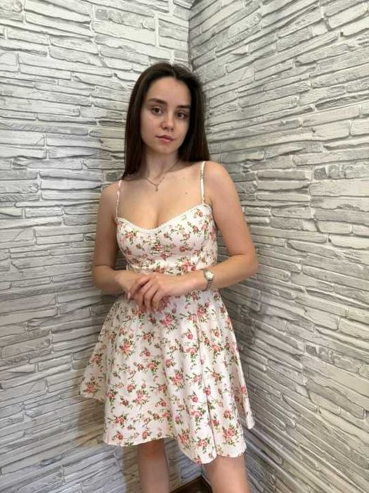 Платье на лямках