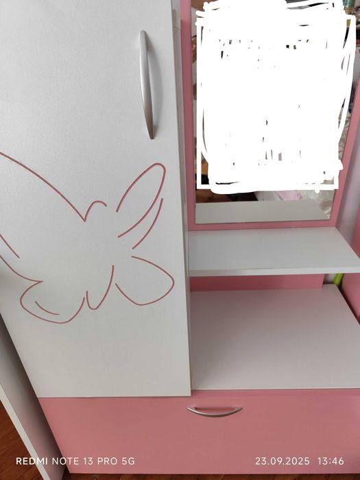 Мебели за детска стая за момиче